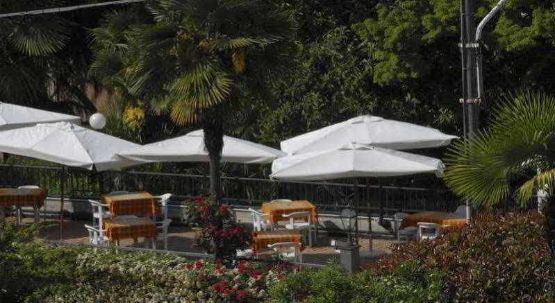 Hotel Flora ストレーザ エクステリア 写真