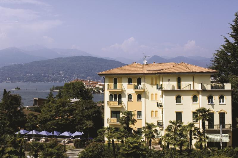 Hotel Flora ストレーザ エクステリア 写真